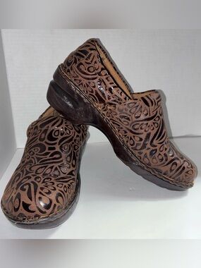 BOC Born Concept Shoes Womens 9 Peggy Slip On Wedge Clogs BC6630 Brown Leather